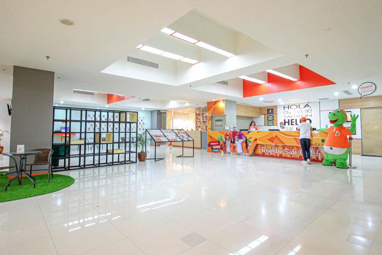 Harris Hotel Pontianak Exteriör bild