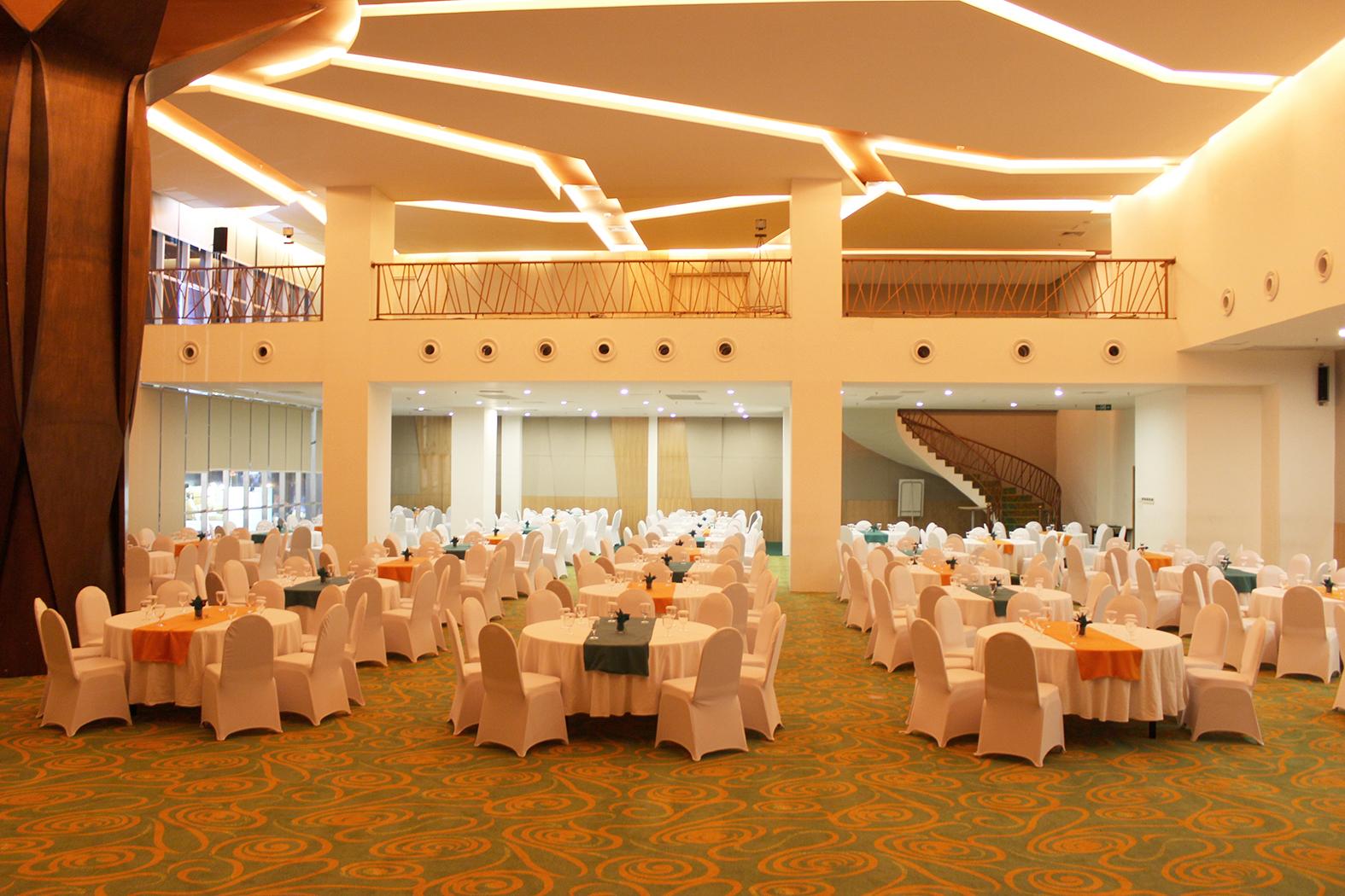 Harris Hotel Pontianak Exteriör bild